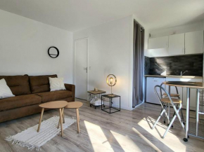 Studio cosy avec terrasse, jardinet privatif et parking, à 200m de la plage de Merville-Franceville - FR-1-788-23